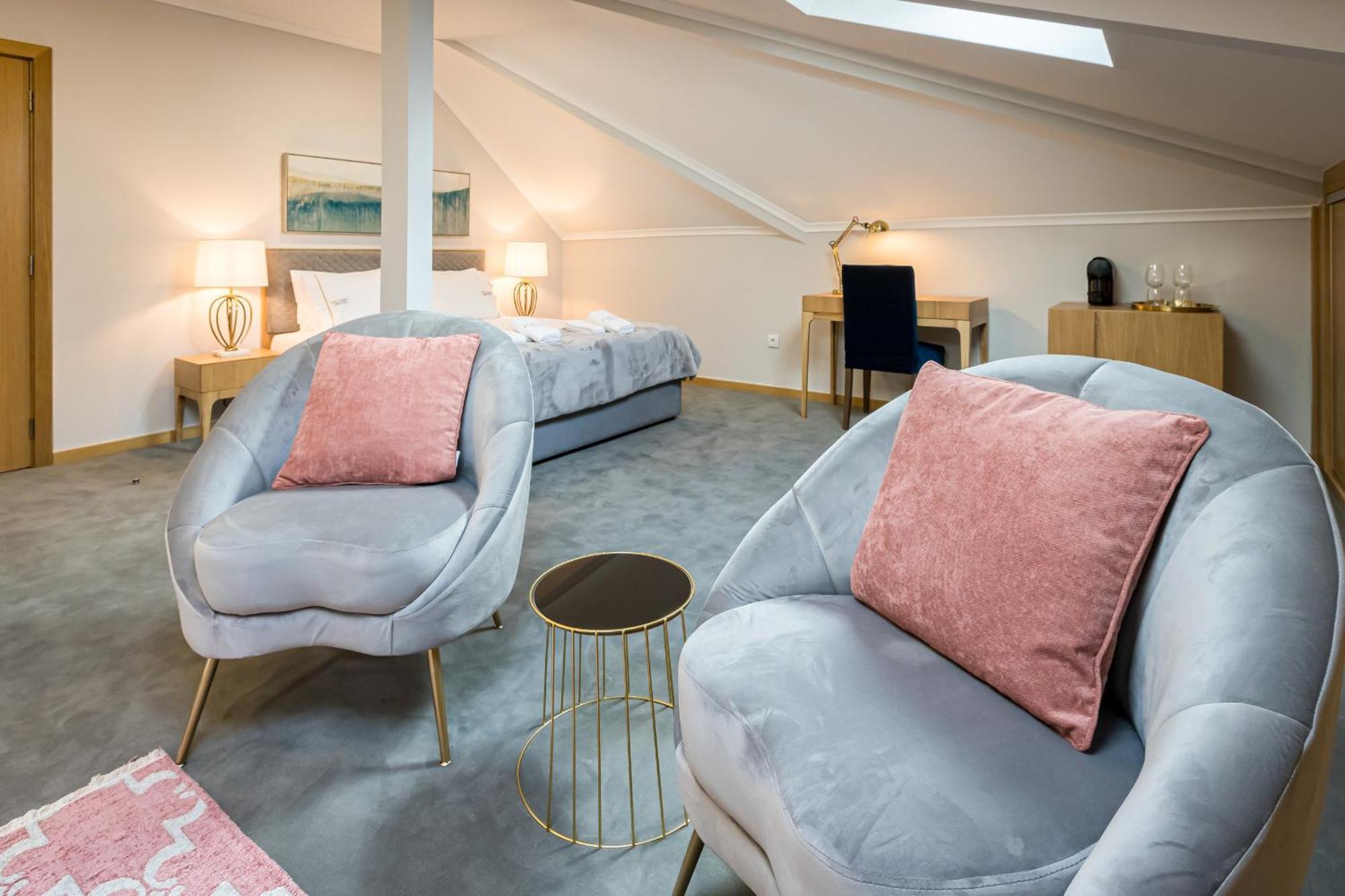Comtesse Lisbonne By Homing